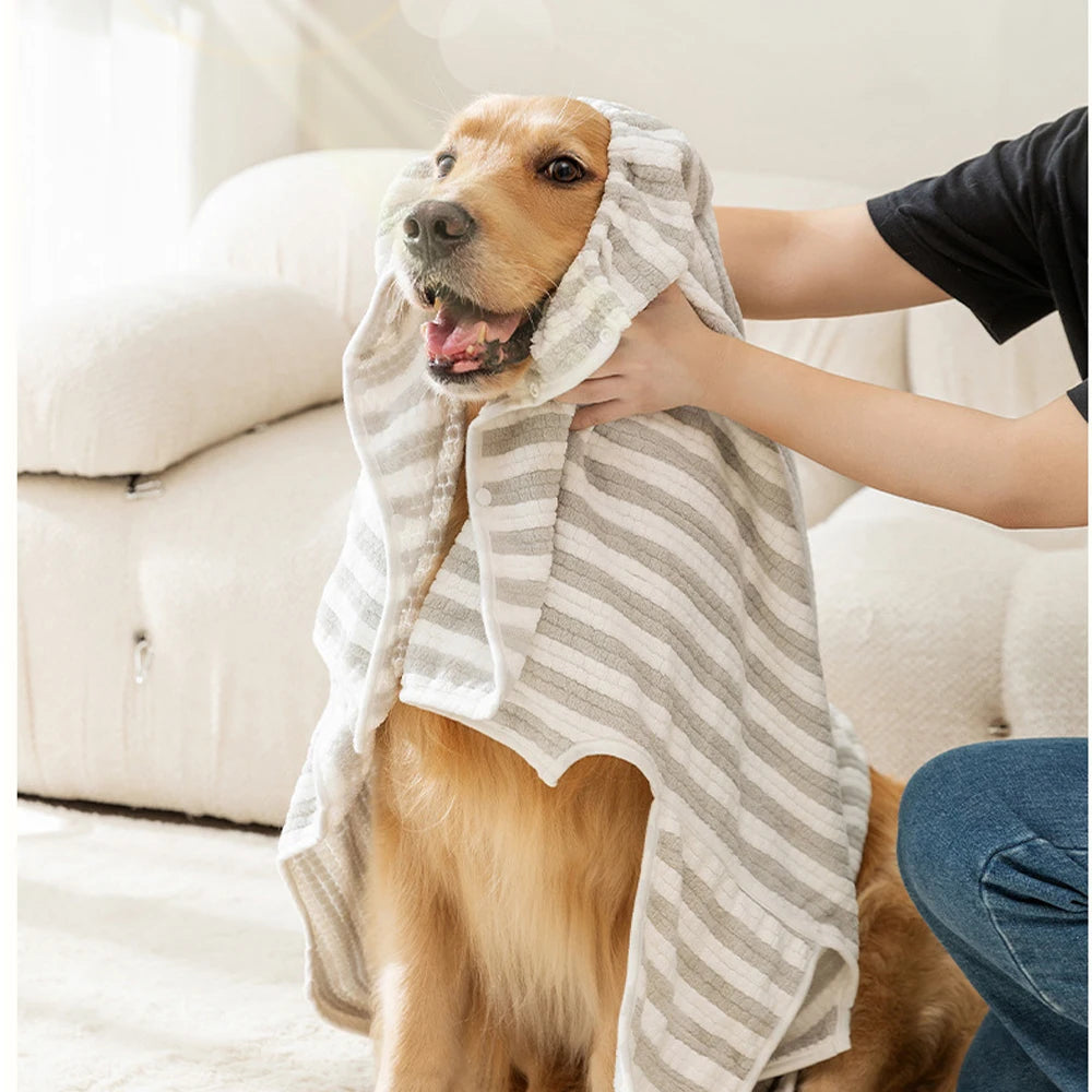 🐾 Peignoir de Bain Ultra-Absorbant pour Chien – Séchage Rapide & Confort Douillet